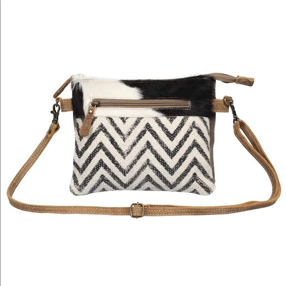 🥳HP- Myra staggering chevron crossbody hairon - Picture 6 of 8